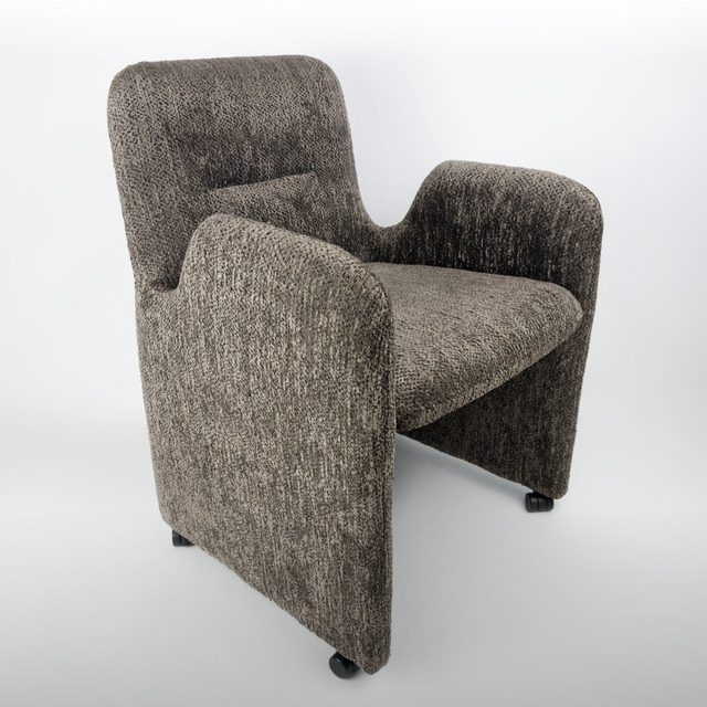 Chair O-24-47 with Wheels